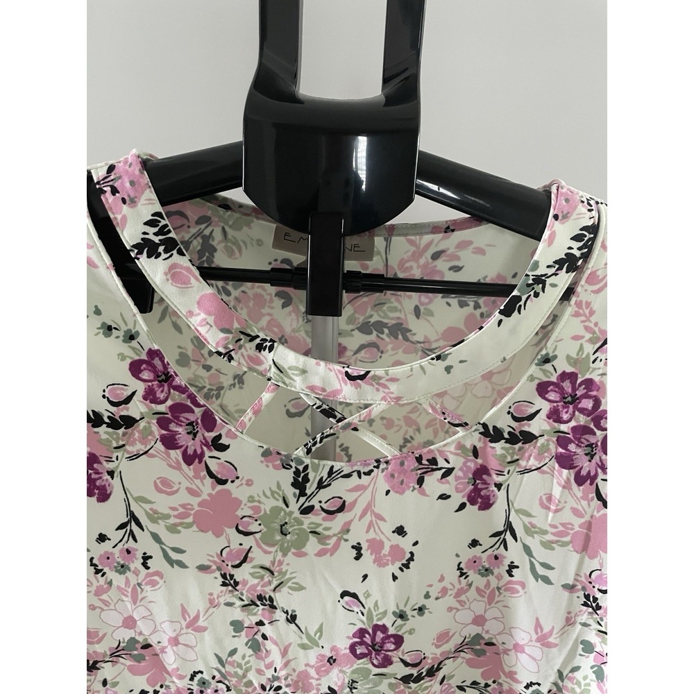 Emaline Ladies Top Size L Light Green Pink Floral Accents - Picture 2 of 4